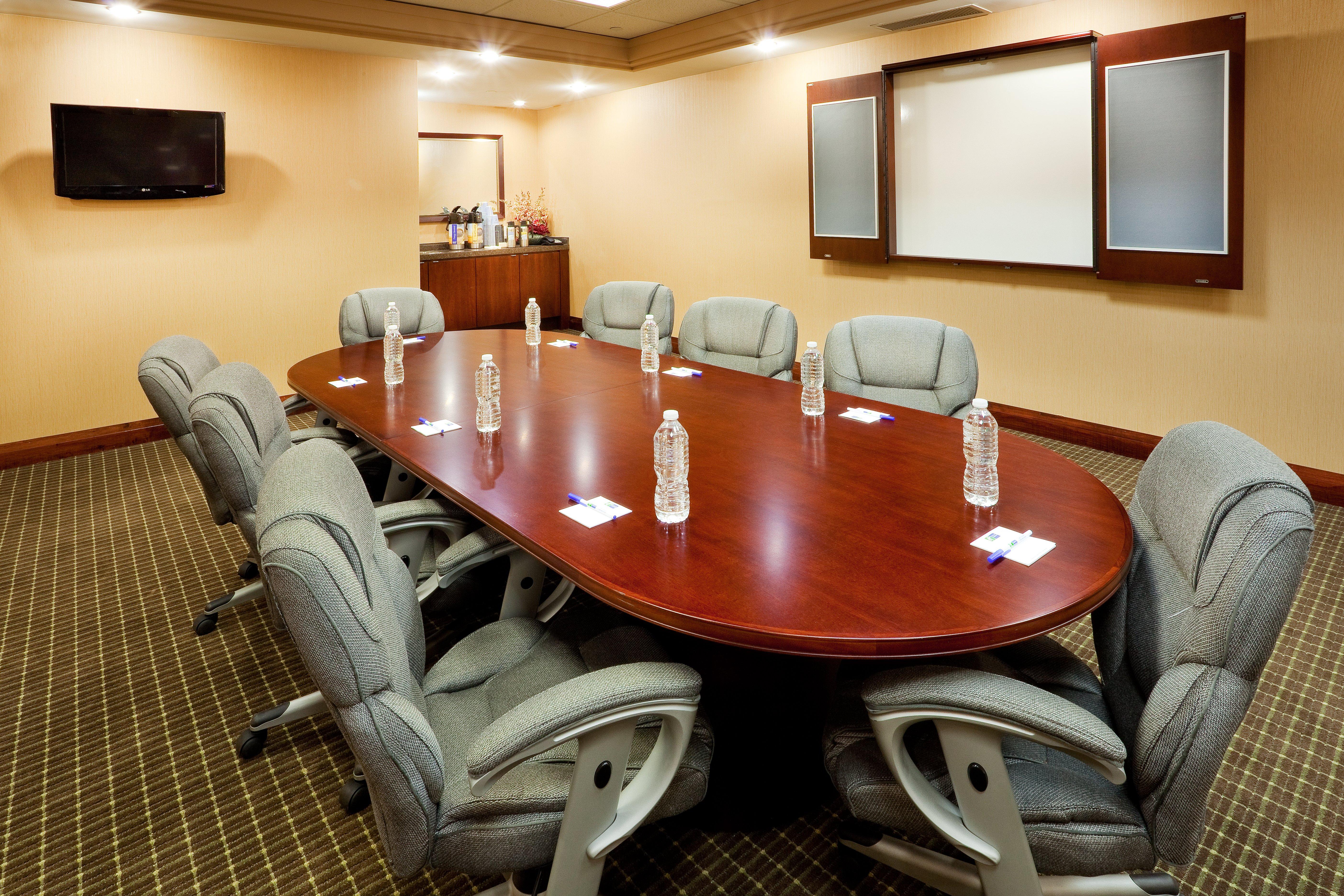Glo Best Western Mississauga Corporate Centre Exterior photo