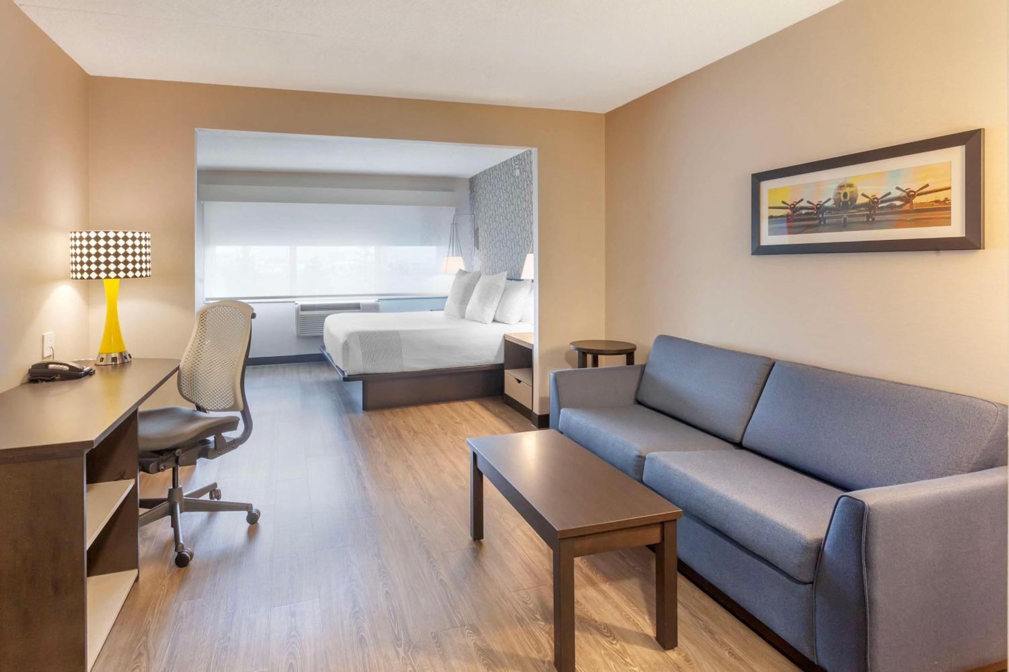 Glo Best Western Mississauga Corporate Centre Exterior photo