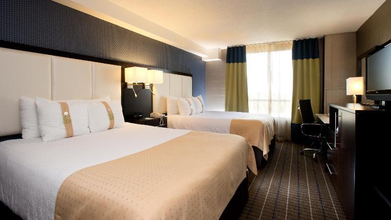 Glo Best Western Mississauga Corporate Centre Exterior photo